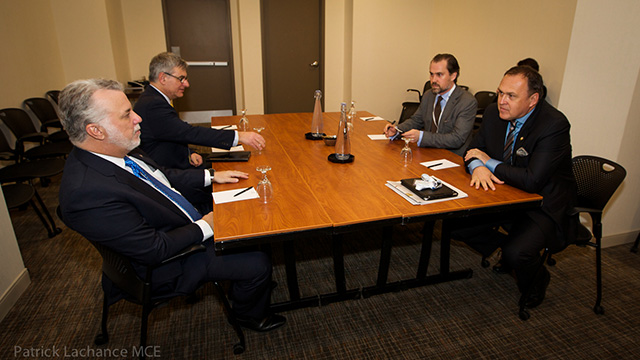 Ottawa, le 29 janvier 2015. � Le premier ministre, Philippe Couillard, en rencontre avec le premier ministre du Yukon,
Darrell Pasloski.